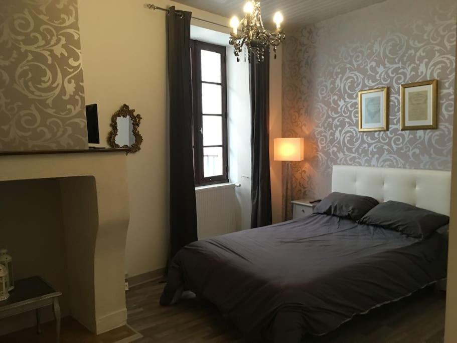 L'Ancienne Forge - A Stylish Medieval Holiday Home กงโฟลองส์ ภายนอก รูปภาพ