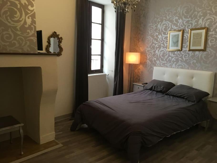 L'Ancienne Forge - A Stylish Medieval Holiday Home กงโฟลองส์ ภายนอก รูปภาพ