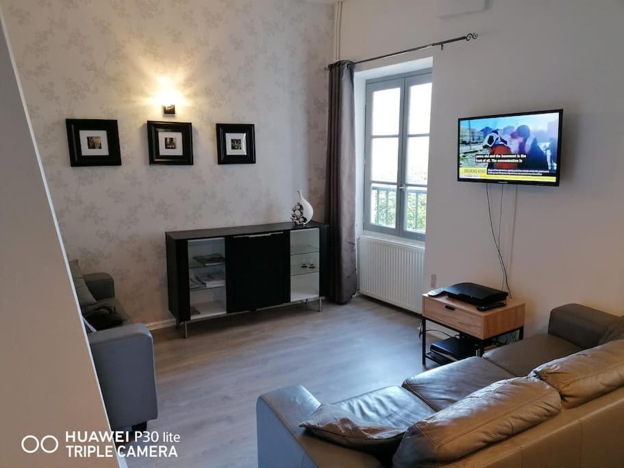 L'Ancienne Forge - A Stylish Medieval Holiday Home กงโฟลองส์ ภายนอก รูปภาพ