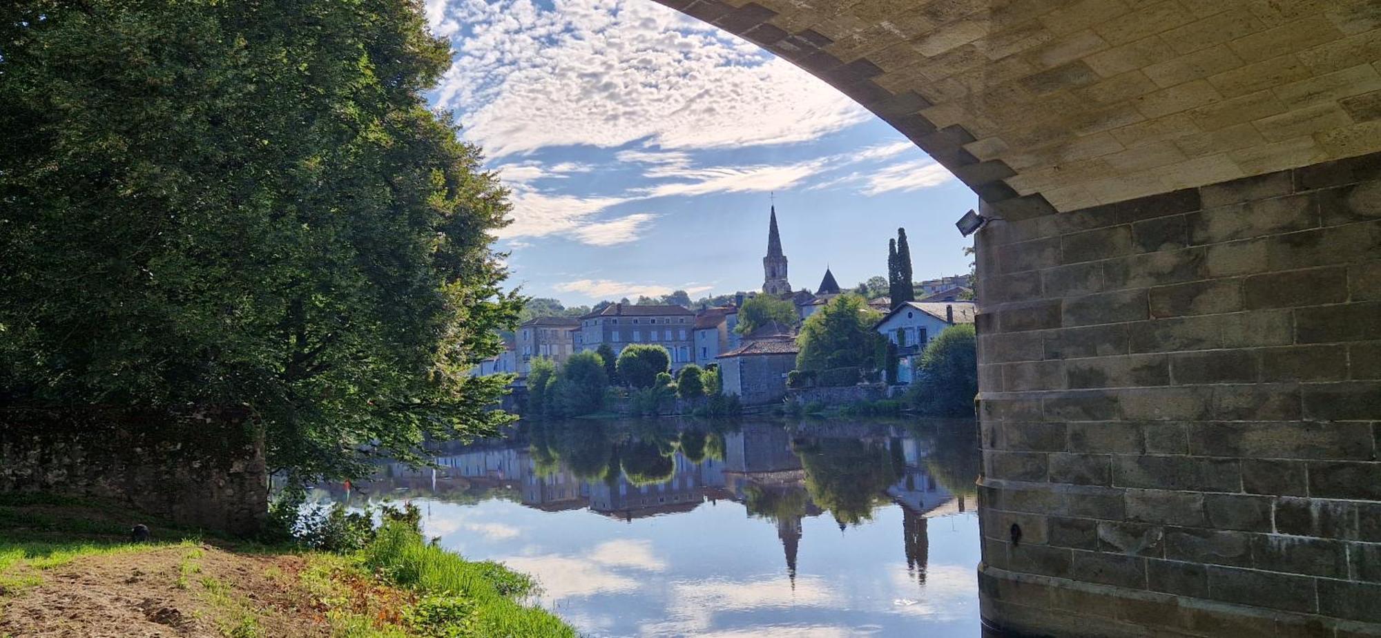 L'Ancienne Forge - A Stylish Medieval Holiday Home กงโฟลองส์ ภายนอก รูปภาพ